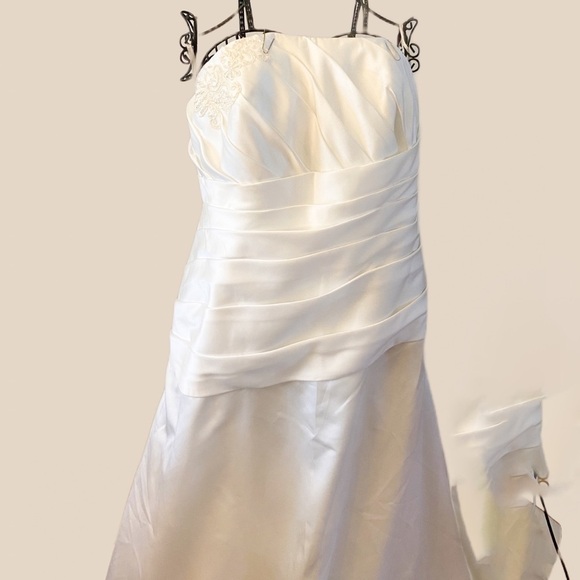 David’s Bridal NWT Soft White Strapless Wedding Gown Women’s Size 26 W Plus - Picture 4 of 15